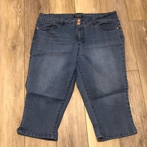D. Jeans Capris women’s 16W plus size